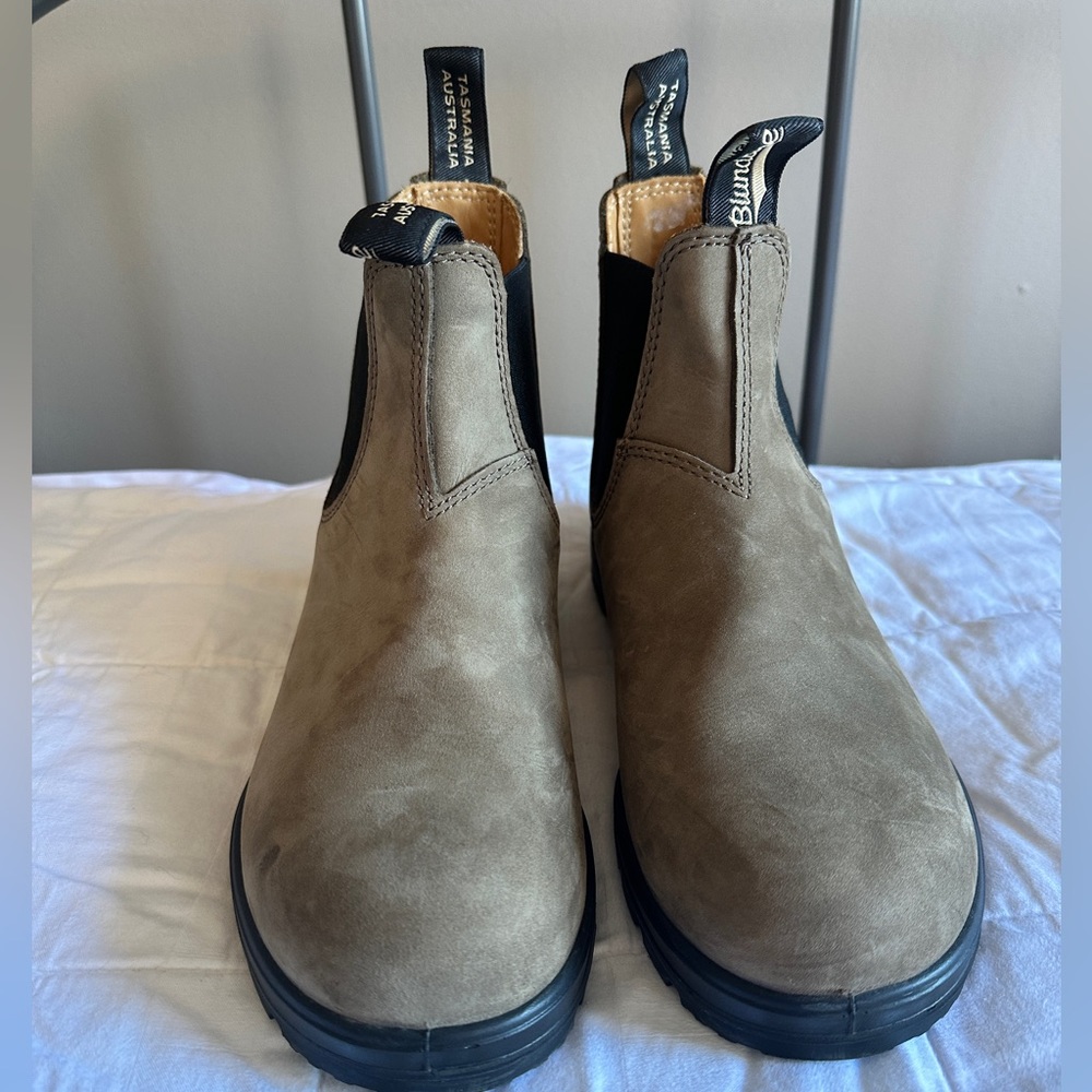 Blundstone Stone Nubuck Premium Leather Chelsea Boots SIZE US 9 womens